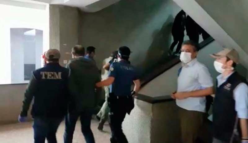 Gözaltı süreleri uzatılan HDP'li siyasetçiler adliyeye getirildi