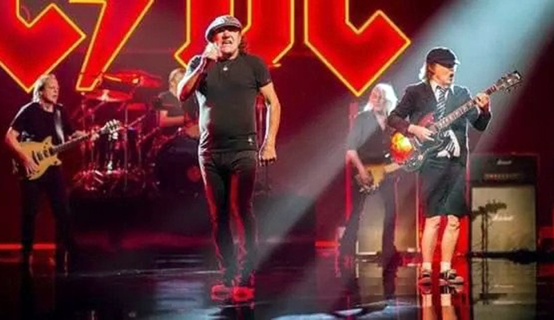 Efsanevi hard rock grubu AC/DC yeni albümün sinyalini verdi