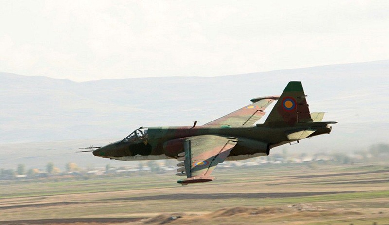 Ermenistan Savunma Bakanlığı: Türkiye F-16'sı, ülkemize ait Su-25 savaş uçağını düşürdü