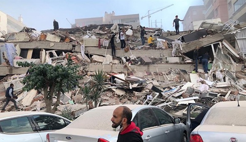 Ege'de 6,9 büyüklüğünde deprem: Yıkım ve can kaybı var