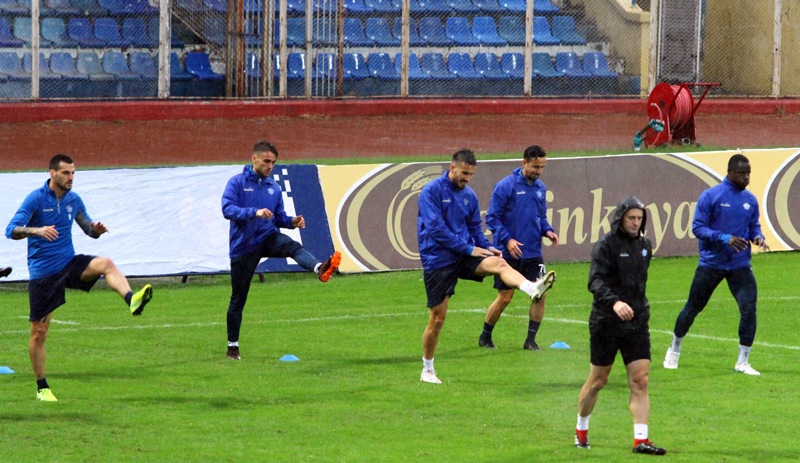 Adana Demirspor'da 29 kişi Coronavirus'e yakalandı