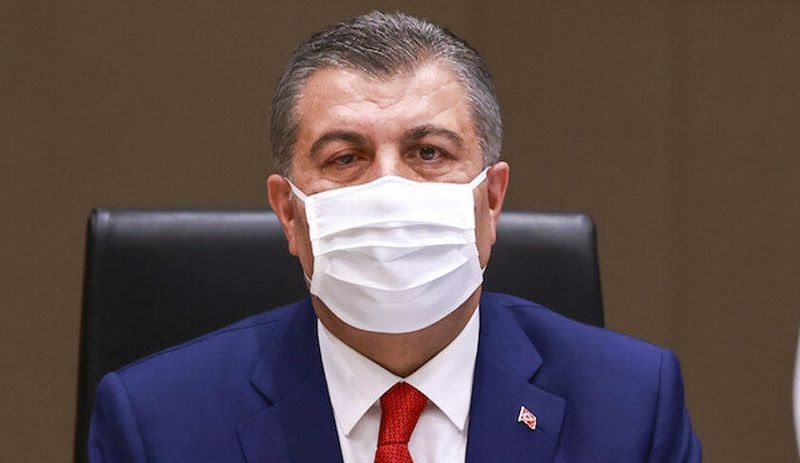 Bakan Koca'dan 'burnun altına indirilmiş maske' açıklaması