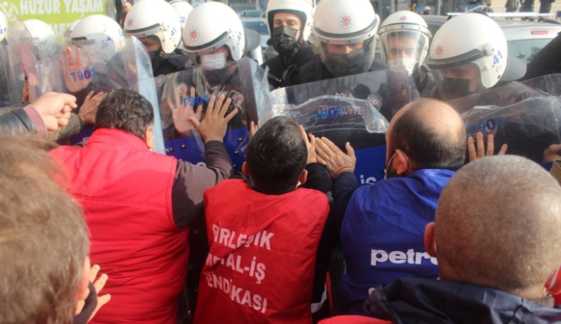 Ankara'ya yürüyen metal işçilerine polis müdahalesi: Sendika başkanları ve onlarca işçi gözaltına alındı