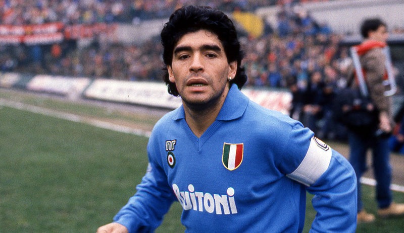 Efsane futbolcu Maradona hayatını kaybetti