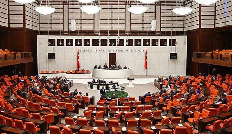 Meclis'te 'çıplak arama' tartışması: AKP, işkenceye belge istedi