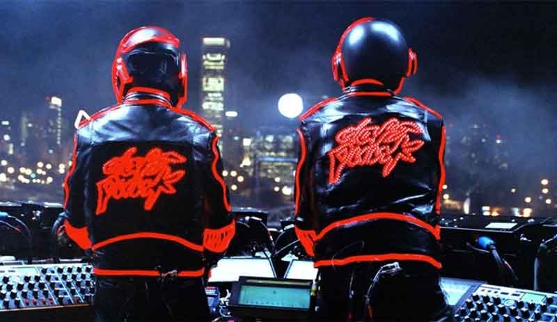 Daft Punk, Tron: Legacy soundtrack albümünün genişletilmiş halini yayınladı