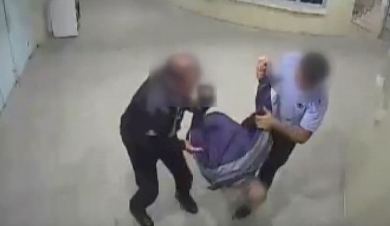 Kol kırma anı güvenlik kamerasında: Memura ceza yok, kolu kırılan tutukluya var