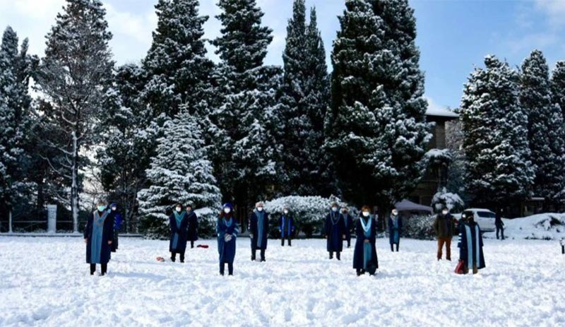 Boğaziçili akademisyenler soğuğa ve kar yağışına rağmen protestolarına devam etti