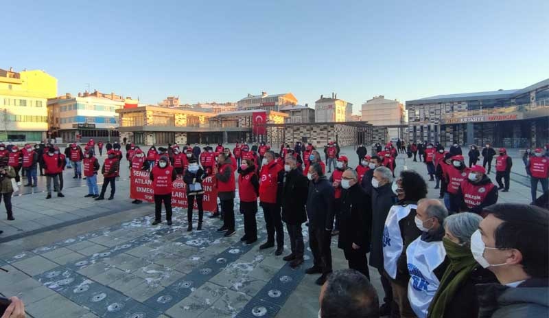 DİSK, sendikalı oldukları için işten çıkarılan Ekmekçioğlu işçilerinin direnişini ziyaret etti