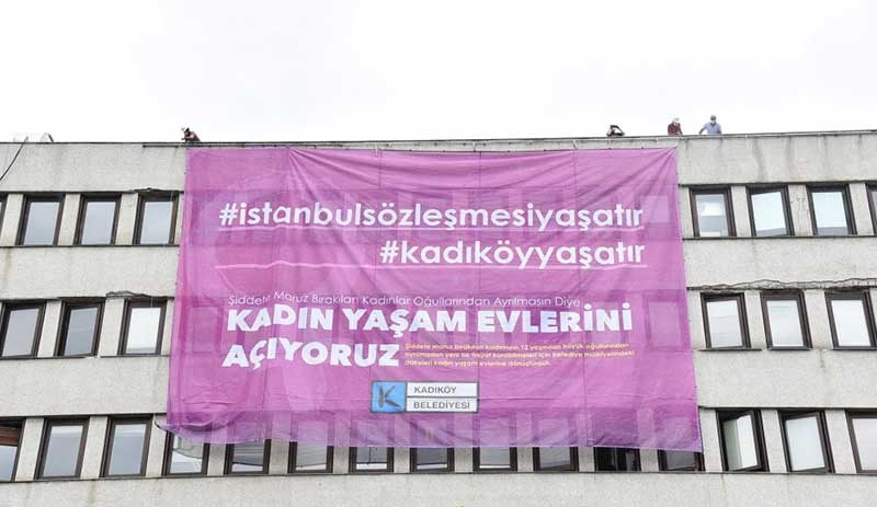 DİSK'li kadın işçiler Kadıköy Belediyesi'ne seslendi: Hashtaglerde değil sözleşmede eşitlik istiyoruz