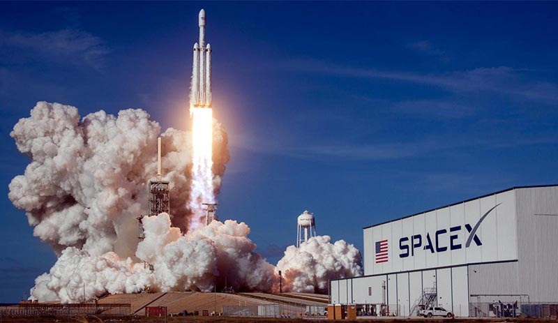 SpaceX uzaya tek seferde 143 uydu fırlattığını duyurdu