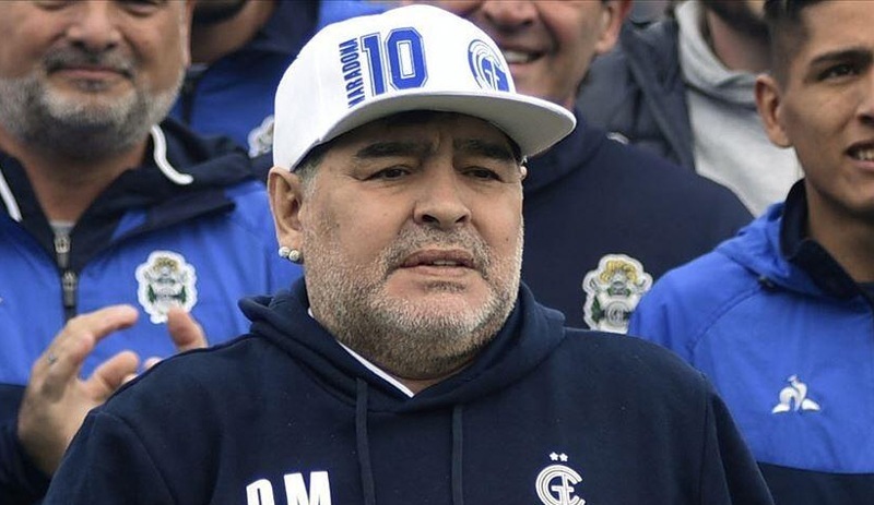 Doktoru, Maradona'nın imzasını taklit etmiş