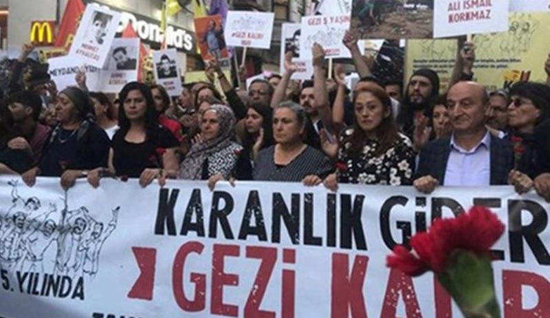 Gezi davasında yargılanan 9 kişiye yurt dışı yasağı