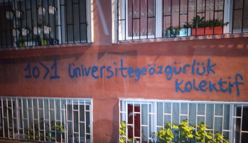 Boğaziçi protestolarında 'duvar yazılaması' yaptıkları iddia edilen 5 öğrenci gözaltına alındı