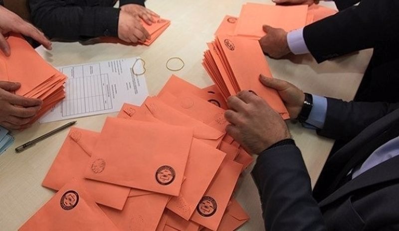 AKP'nin siyasi partiler yasası taslağı: Seçim barajı yüzde 7, sonradan kurulan partilere de engelleme