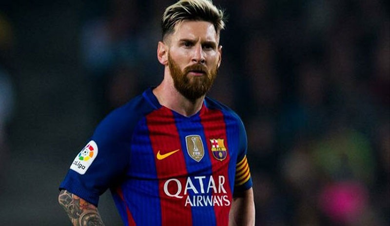 Messi rekor kırdığı maçta giydiği kramponların gelirini kanser hastası çocuklara bağışladı