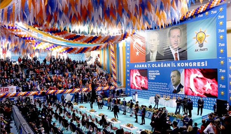 Bakan Koca'nın, AKP il kongrelerine sessiz kalmasına hekimlerden tepki geldi