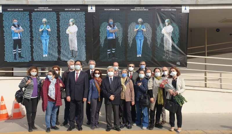 İzmir Tabip Odası, pandeminin birinci yılında yaşamını yitiren sağlık emekçilerini andı