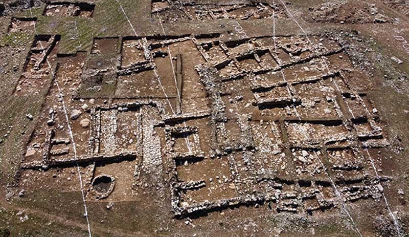 Tünel için yapılan yol çalışmasında 2 bin yıllık yerleşim bulundu