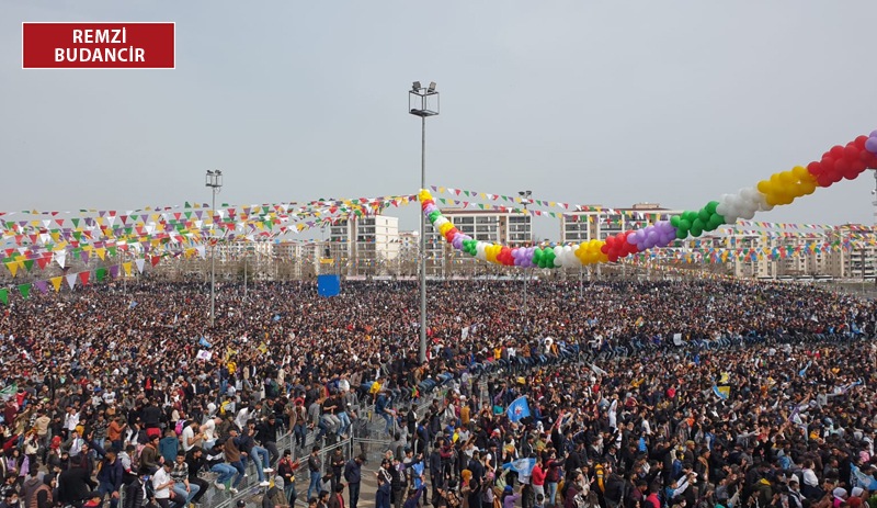Diyarbakır Newroz'unda konuşan Sancar'dan Öcalan hatırlatması: Biz o çağrının arkasındayız