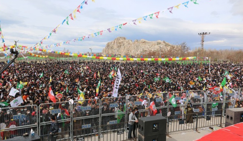 Yüzbinler il il Newroz'u kutladı