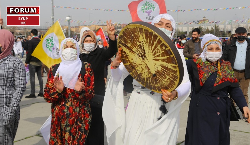 Newroz: İstanbul'dan 'Öcalan' sloganları yükseldi