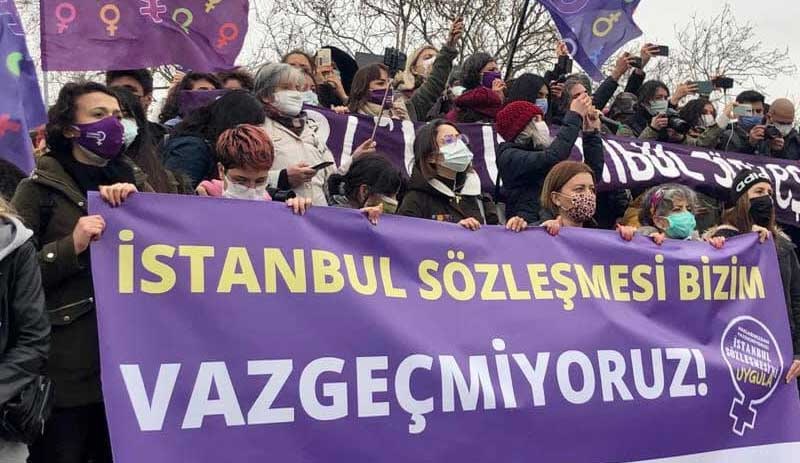 Kadınlar ve LGBTİ+'lardan  #İstanbulSözleşmesiİçinSesÇıkar eylemi