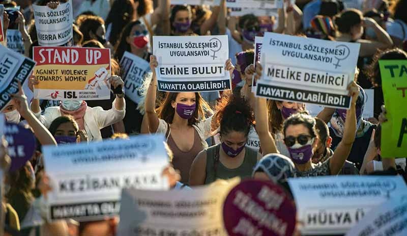 İstanbul Sözleşmesi'nden çekilme kararı Almanya'da da protesto ediliyor