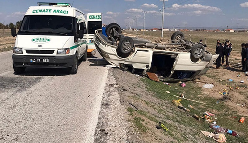 Göçmen tarım işçilerini taşıyan minibüs takla attı: 2 ölü, 6 yaralı