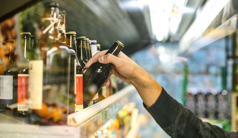 İçki yasağını değerlendiren hukukçular: İktidarın bu hamlesi özel yaşama müdahaledir