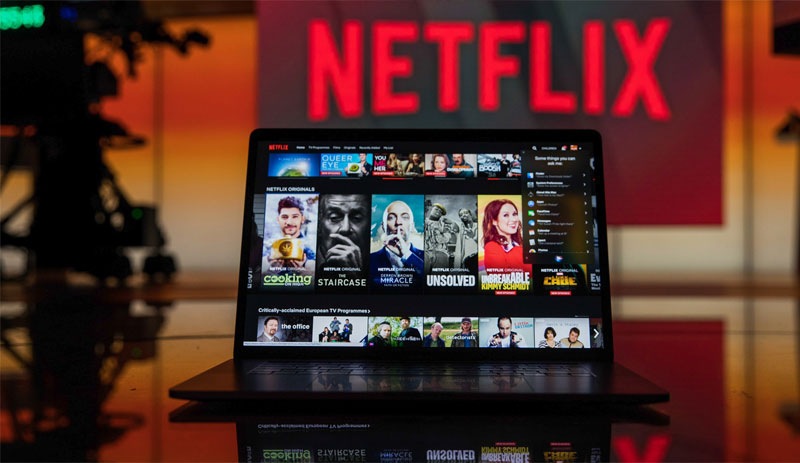 Netflix yeni özelliğini erişime açtı: 'Bir Şeyler Oynat'