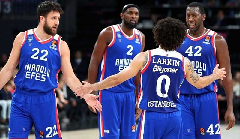 Anadolu Efes Final Four'a yükseldi