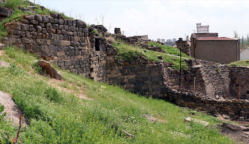 Yönetmen Elia Kazan'ın Kayseri'deki evi harabeye döndü