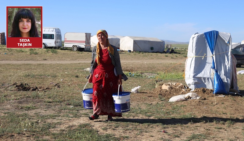 İşçiler suya ulaşmak için her gün 3 kilometre yol yürüyor