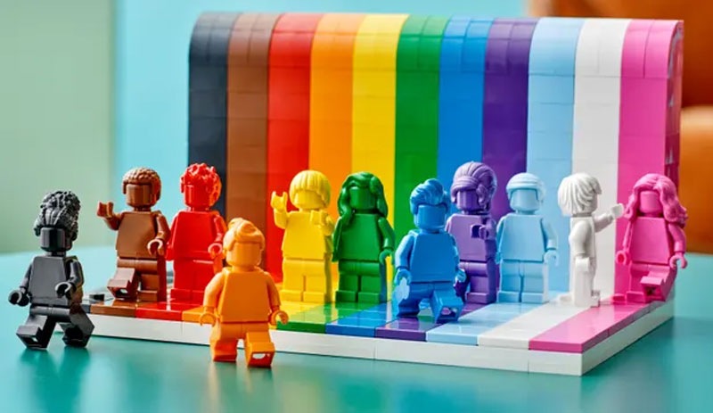 Lego, ilk LGBTQIA+ setini Onur Ayı'nın ilk gününde satışa sunacak: Herkes Mükemmeldir