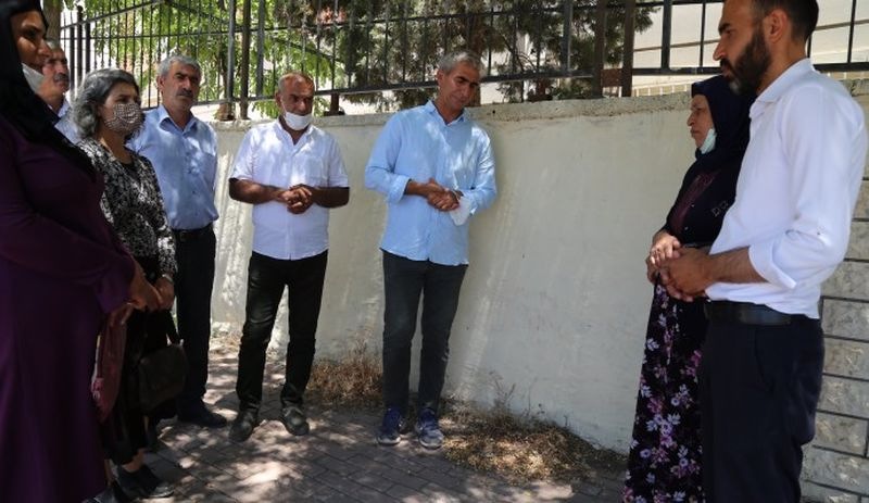 Emine Şenyaşar: Ailemi katledenler dışarıda geziyor, evimi yıktılar