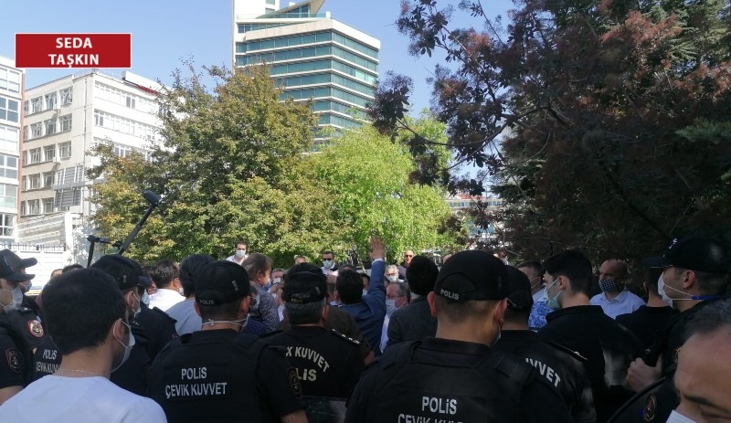 Davutoğlu, polis engeline rağmen 'temiz siyaset' çağrısını yineledi, 7 madde saydı