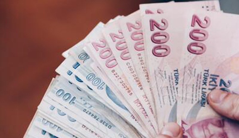 Bir AKP'linin daha 'çift maaş' aldığı belgelendi
