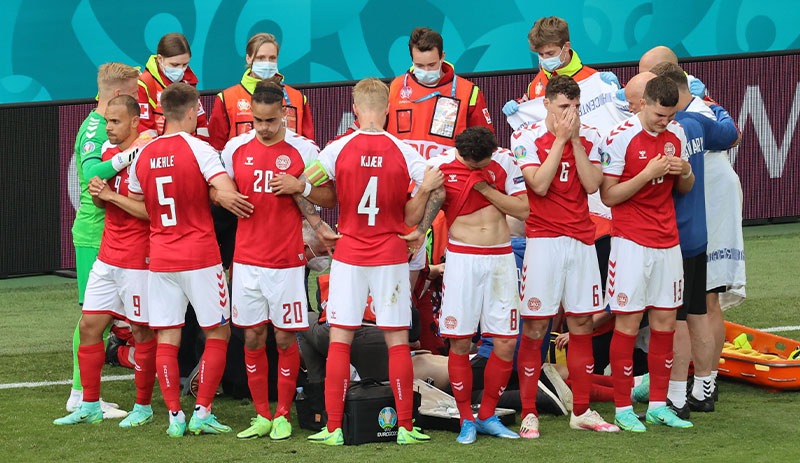 EURO 2020'de Danimarkalı oyuncu Eriksen fenalaştı