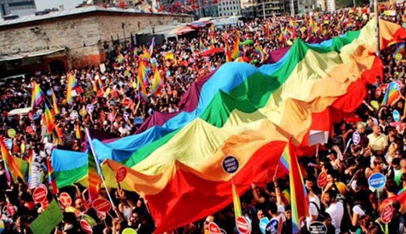 İstanbul LGBTİ+ Onur Haftası'na polis müdahalesi: En az 20 kişi gözaltına alındı