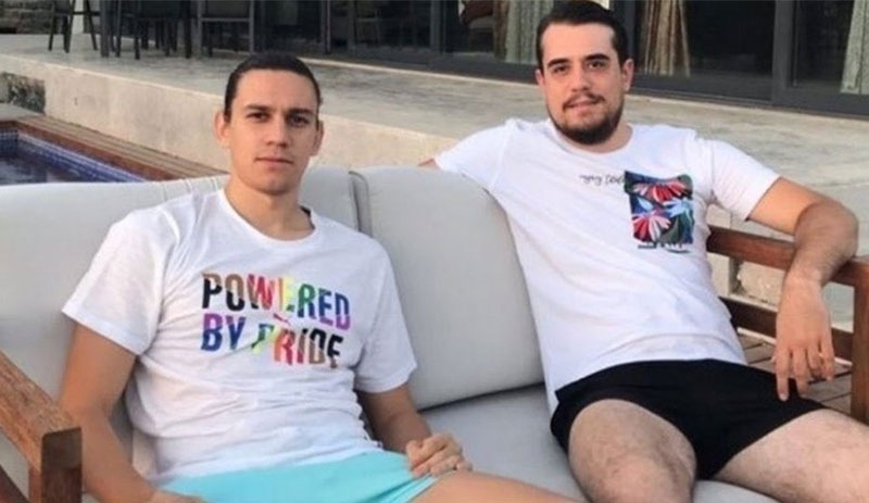 'Onur Yürüyüşü' tişörtü giyen Galatasaraylı Taylan Antalyalı homofobik tepkilere maruz kaldı