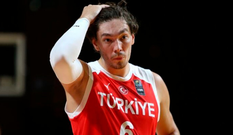 Cedi Osman, tepkiler nedeniyle sosyal medya hesaplarını kapattı