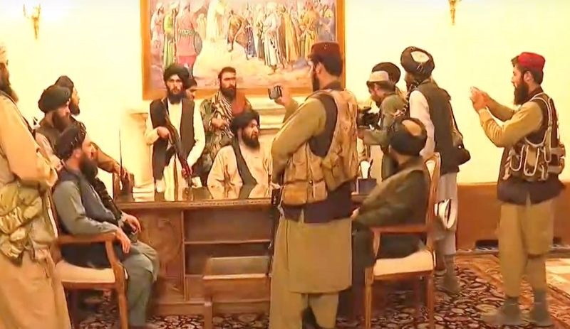 Taliban, Cumhurbaşkanlığı Sarayı'na girdi