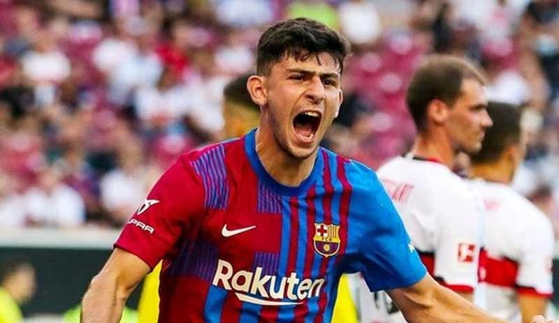 Barcelona'da forma giyen Yusuf Demir, tarihe geçti