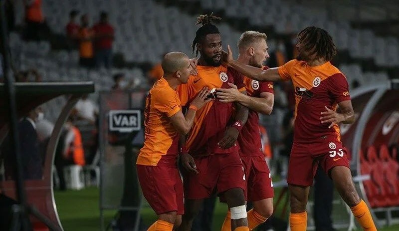 Galatasaray evinde ama stadında değil