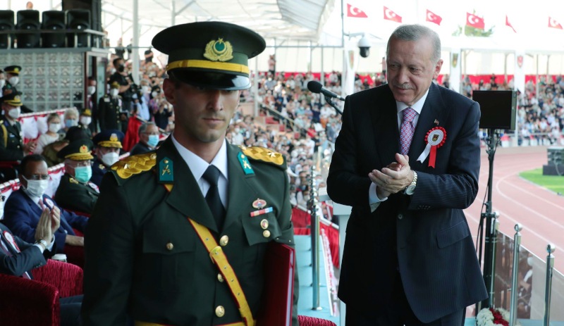 Erdoğan: FETÖ ihanet çetesiyle irtibatı olan 21 bin TSK mensubunun ilişiğini kestik