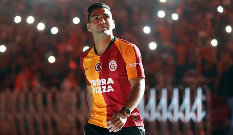 Falcao ayrıldı: Gelişi gibi gidişi de maliyetli