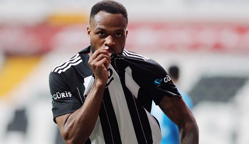 Beşiktaş, Larin'den haber bekliyor