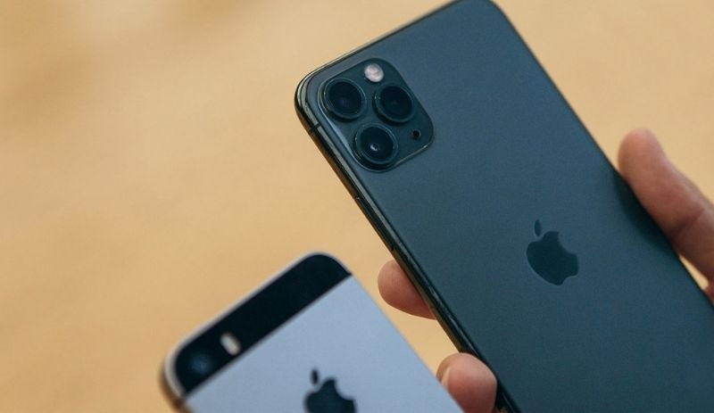 Apple, yenilediği iPhone modellerini yurt dışında satışa sundu