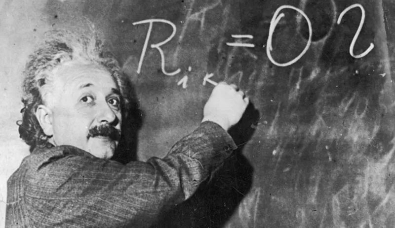 İddia: Einstein, Roswell UFO kazası üzerinde çalıştı, 5 uzaylıyı inceledi